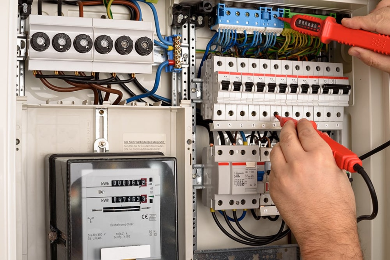 E-Check bei Elektro Stumpf GmbH in Neuenmarkt